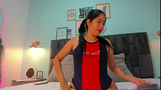 DulceAurora   online show from 02-04-25, 03:33