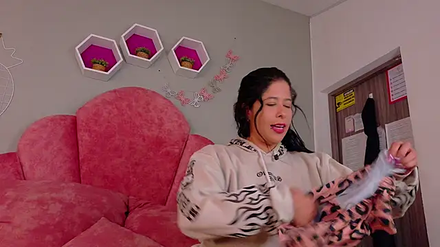 DulceAurora   online show from 09-09-25, 12:10