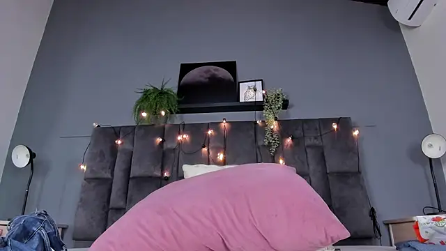 DulceAurora   online show from 03-31-26, 02:57