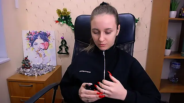  Nicole new online show from 12-28-24, 12:35