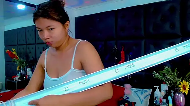 Isalombardi online show from 06-30-26, 02:56
