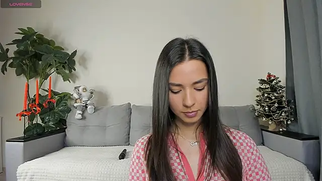 NicoleLuv online show from 12-25-24, 01:09