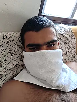 yourboy2000   online show from 10-12-25, 07:51