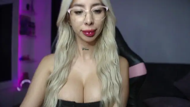 stephaniedj1 online show from 10-17-25, 10:23