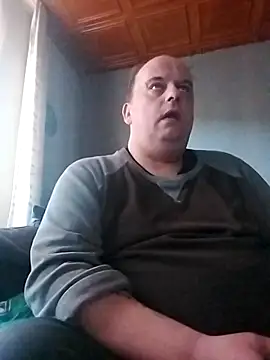 Snapshot of bigi441980 chatting on 04-07-26, 05:19 bigi441980 online show from 04-07-26, 05:19