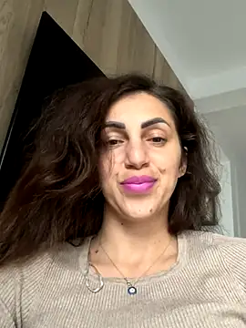 EmaSkyes online show from 10-15-25, 06:57