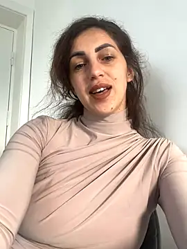 EmaSkyes online show from 10-22-25, 06:46