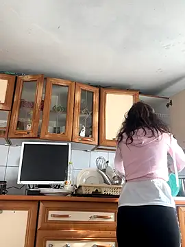 EmaSkyes online show from 11-01-25, 08:38