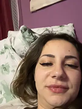 Snapshot of BelleSkye chatting on 03-15-25, 09:27 BelleSkye online show from 03-15-25, 09:27