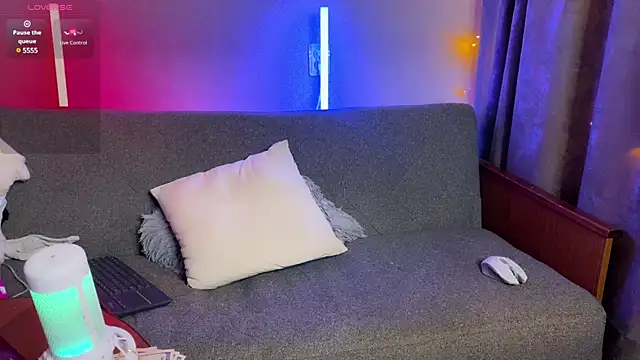 Adam misti online show from 12-19-24, 02:57