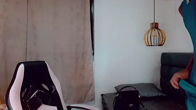 Oriana braom online show from 01-18-25, 02:03