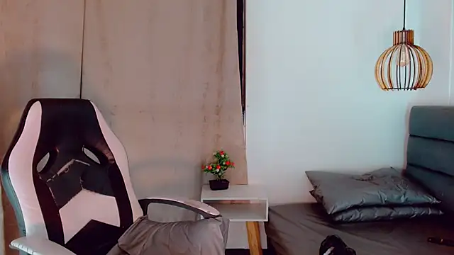 Oriana braom online show from 02-05-25, 01:37