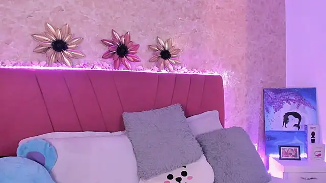 Snapshot of LorenaStevens chatting on 02-07-25, 06:03 LorenaStevens online show from 02-07-25, 06:03