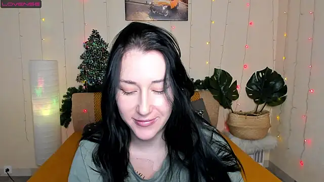Snapshot of adell_berry chatting on 12-20-24, 04:53 adell berry online show from 12-20-24, 04:53