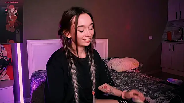 Snapshot of Kimiko__ chatting on 10-10-25, 10:31 Kimiko online show from 10-10-25, 10:31