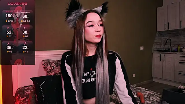 Snapshot of Kimiko__ chatting on 10-13-25, 06:19 Kimiko online show from 10-13-25, 06:19