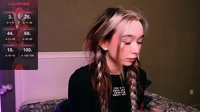 Snapshot of Kimiko__ chatting on 11-06-25, 06:53 Kimiko online show from 11-06-25, 06:53