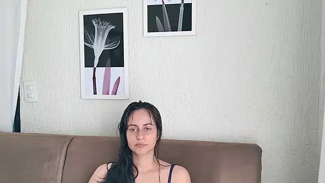 Snapshot of Blue_butterfly chatting on 01-11-25, 07:59 Blue butterfly online show from 01-11-25, 07:59