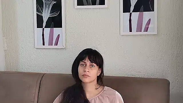 Snapshot of Blue_butterfly chatting on 01-17-25, 11:49 Blue butterfly online show from 01-17-25, 11:49