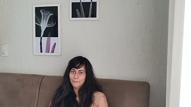 Snapshot of Blue_butterfly chatting on 01-30-25, 02:25 Blue butterfly online show from 01-30-25, 02:25