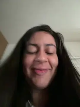 Snapshot of Blue_butterfly chatting on 03-23-26, 04:44 Blue butterfly online show from 03-23-26, 04:44