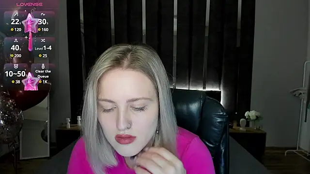 Snapshot of _Sarah_Soul_ chatting on 02-18-25, 12:48 Sarah Soul online show from 02-18-25, 12:48