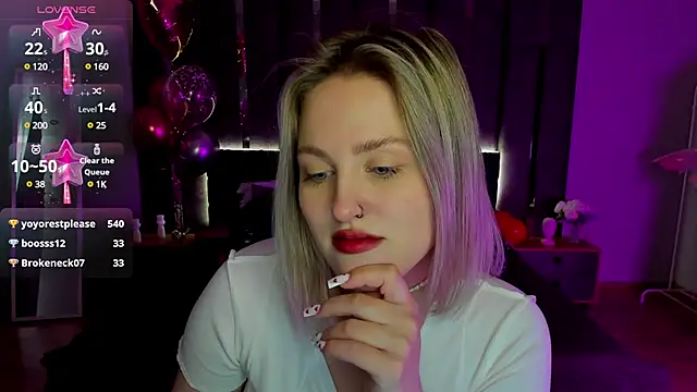 Snapshot of _Sarah_Soul_ chatting on 03-08-25, 04:01 Sarah Soul online show from 03-08-25, 04:01