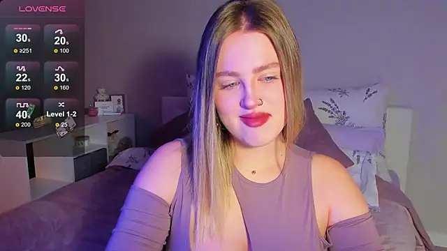 Snapshot of _Sarah_Soul_ chatting on 10-27-25, 12:15 Sarah Soul online show from 10-27-25, 12:15