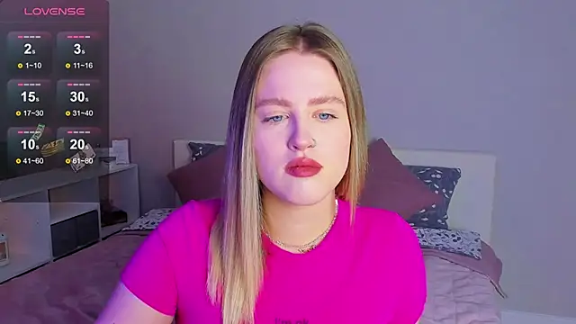 Snapshot of _Sarah_Soul_ chatting on 10-30-25, 12:23 Sarah Soul online show from 10-30-25, 12:23