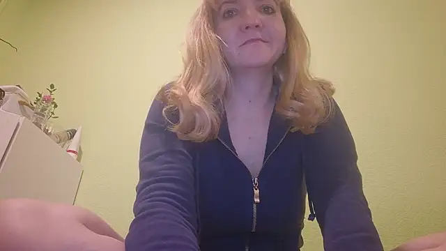 Snapshot of EstrellaWalters chatting on 01-02-25, 06:56 EstrellaWalters online show from 01-02-25, 06:56