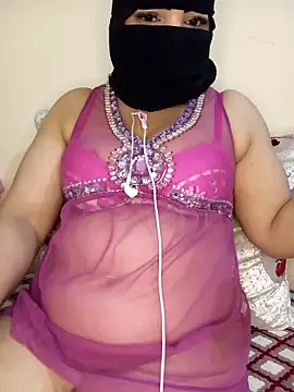 Snapshot of MerriamxHot chatting on 03-18-25, 09:21 MerriamxHot online show from 03-18-25, 09:21