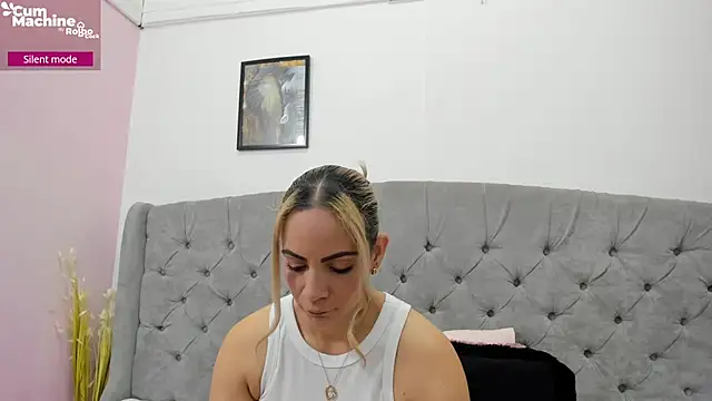 Snapshot of Valesskahall chatting on 11-01-25, 12:07 Valesskahall online show from 11-01-25, 12:07