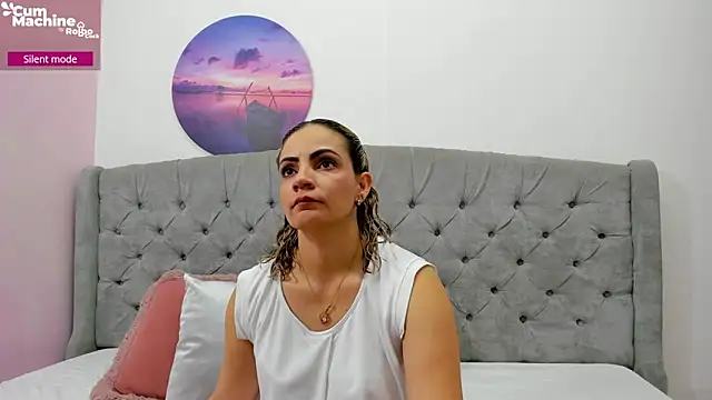 Snapshot of Valesskahall chatting on 11-06-25, 12:06 Valesskahall online show from 11-06-25, 12:06