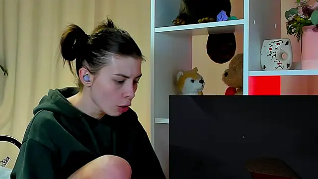 Snapshot of callmetori chatting on 12-17-24, 11:06 callmetori online show from 12-17-24, 11:06