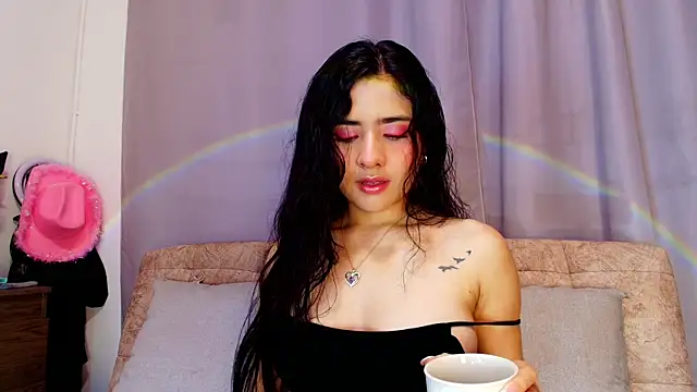 adara johnson   online show from 10-20-25, 11:43