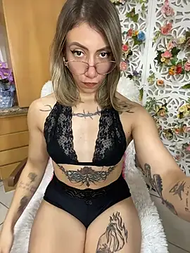 loira messi online show from 06-03-26, 05:21