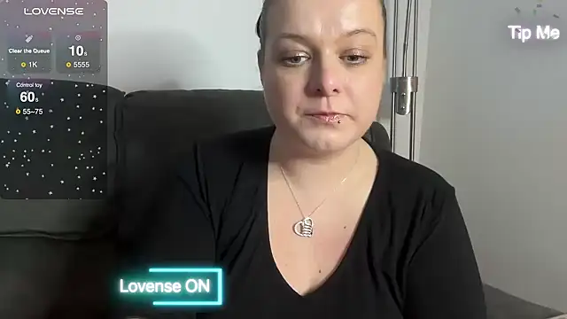 NaughtyWifeUK online show from 12-21-24, 08:43