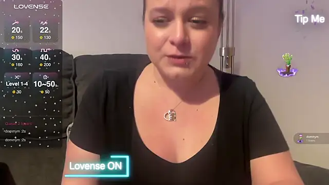 NaughtyWifeUK online show from 12-31-24, 01:36