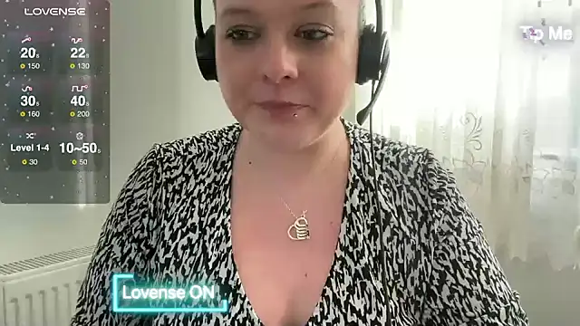 NaughtyWifeUK online show from 01-07-25, 01:24