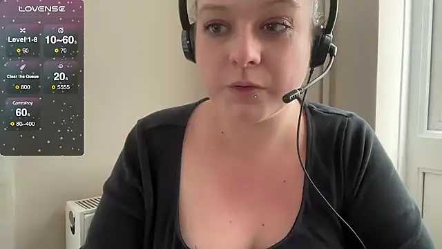 NaughtyWifeUK online show from 04-15-26, 12:12