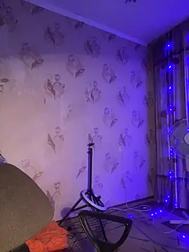 Starry Siren online show from 11-19-25, 06:08