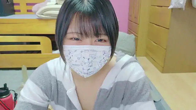 Snapshot of _usya_2525 chatting on 03-12-25, 03:18 usya 2525 online show from 03-12-25, 03:18