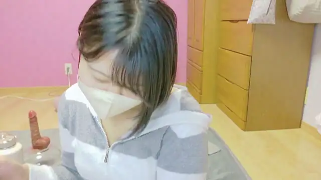 Snapshot of _usya_2525 chatting on 09-14-25, 05:23 usya 2525 online show from 09-14-25, 05:23