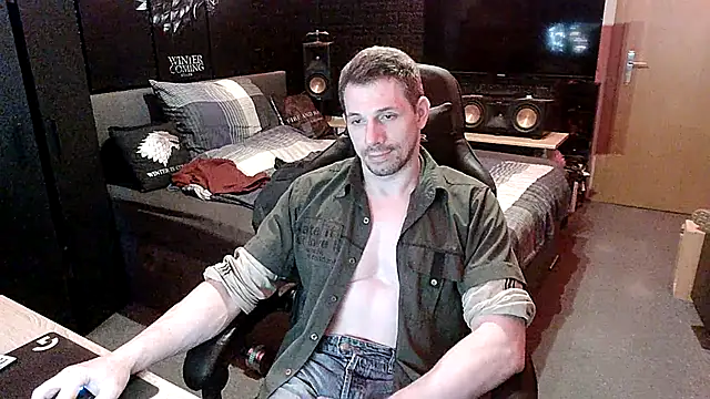Snapshot of dreamwallker21 chatting on 04-24-26, 12:51 dreamwallker21 online show from 04-24-26, 12:51