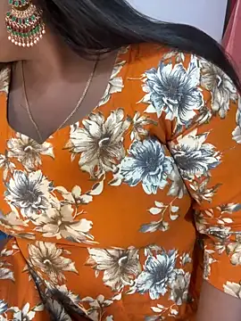 Snapshot of Ayesha_mahi chatting on 04-08-26, 10:04 Ayesha mahi online show from 04-08-26, 10:04