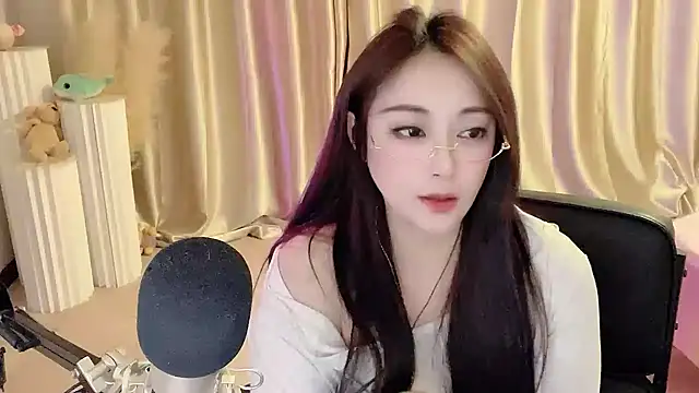 Daisy-77 online show from 02-19-25, 09:03