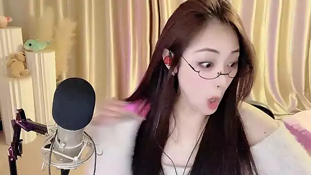 Daisy-77 online show from 02-27-25, 10:20