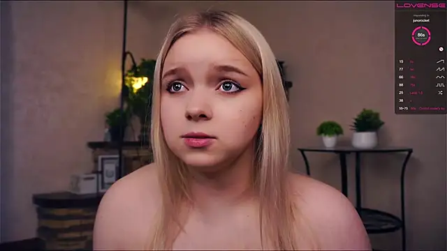 ZaraCreedon online show from 03-10-25, 04:28