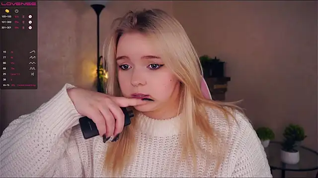 ZaraCreedon online show from 03-11-25, 01:16