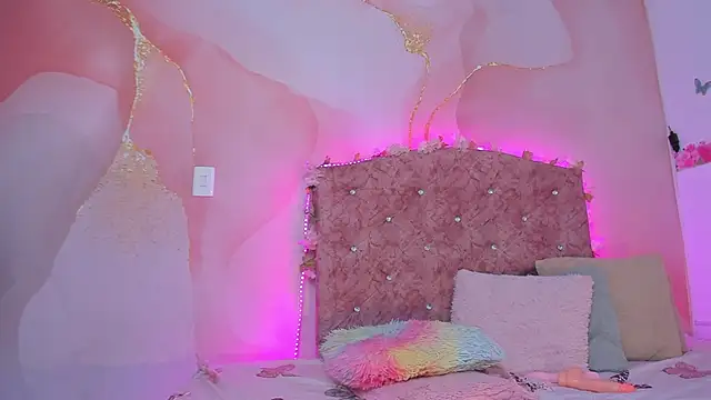 Snapshot of Daisy__rose chatting on 02-13-25, 05:11 Daisy rose online show from 02-13-25, 05:11